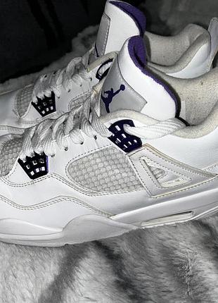 Шкіряні білі кросівки nike air jordan 4 retro metallic purple оригінал