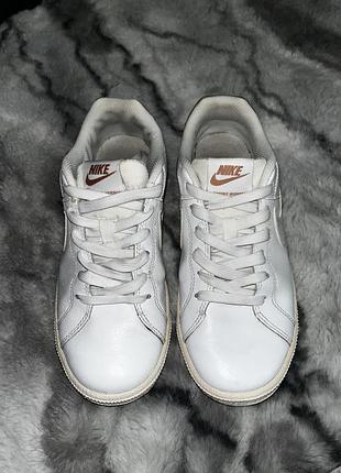 Жіночі шкіряні білі кросівки nike court royale оригінал кеди з рожевим