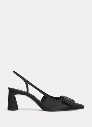 Жіночі туфлі zara