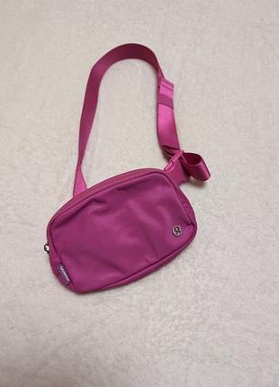 Сумка поясная кросс-боди lululemon 19*12см