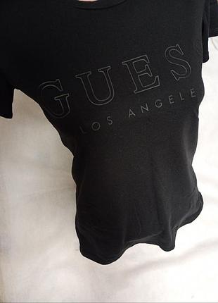 Чорна жіноча футболка guess los angeles. розмір: s (міжнародний) колір: глибокий чорний матеріал: 100% бавовна (cotton). виробник бангладеш
