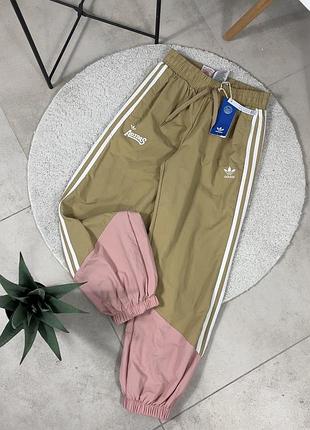 Спортивні штани від adidas