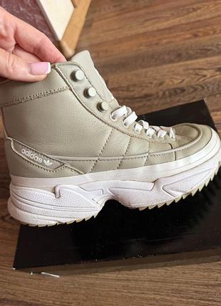 Шкіряні кросівки adidas