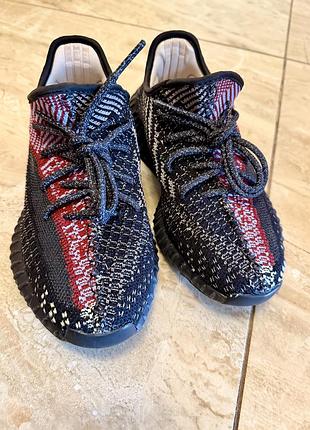 Оригінальні кросівки adidas yeezy boost 350 v2