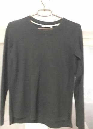 Esprit
38/м/46
женский хлопковый джемпер черного цвета с круглым вырезом
очень хорошее состояние без следов ношения 
(срезанная бирка тому отдам при 200