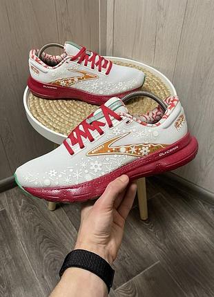 Чоловічі кросівки brooks 44р.