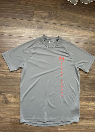 Чоловіча спортивна футболка under armour
