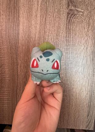 Ця м'яка іграшка — pokemon бульбазавр