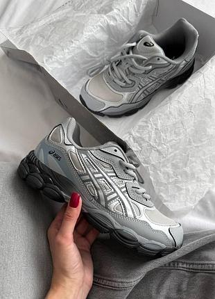 Стильные женские кроссовки asics gel-nyc silver black