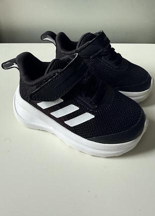 Оригінальні дитячі кросівки adidas чорні на липучці – легкі та зручні  р19(11,5см)