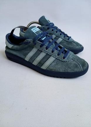Замшеві кросівки adidas