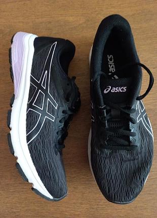 Кроссовки крассовки asics 40р вьетнам