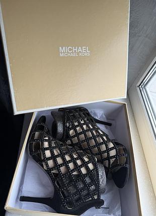 Босоніжки на підборах michael kors туфлі