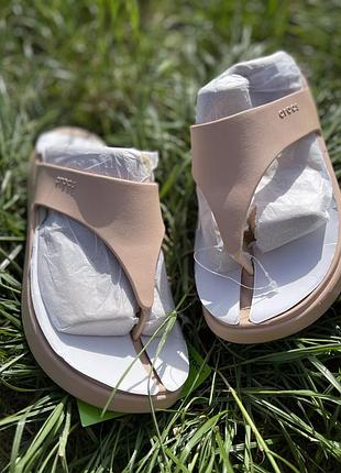 Жіночі в'єтнамки ( оригінал) crocs getaway platform flip