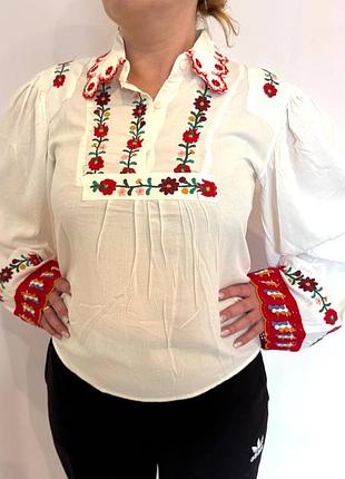 Жіноча вишиванка з штапелю
