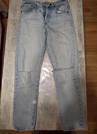 Джинсы рваные levis