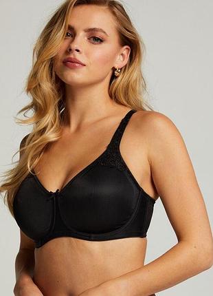 Бюстгальтер hunkemoller minimizer uf bl 100d чорний/black 100d