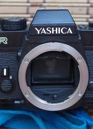 Фотоаппарат yashica fr c ремешком