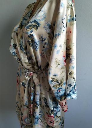 Ніжний сатіновий халатік, квітковий принт.2 фото