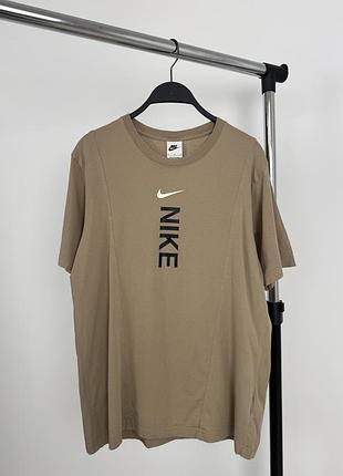 Nike cetral logo чоловіча футболка