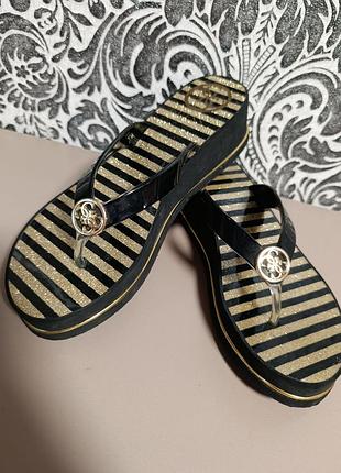 Шлепки от guess