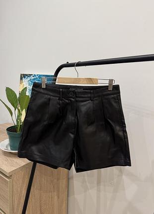 Кожаные шорты primark