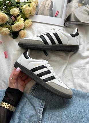 Стильные женские кроссовки adidas samba white black
