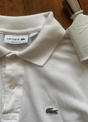 Біле polo lacoste