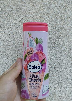 Гель для душу balea very cherry 300 мл limited edition | вишня та драконовий фрукт, веганський