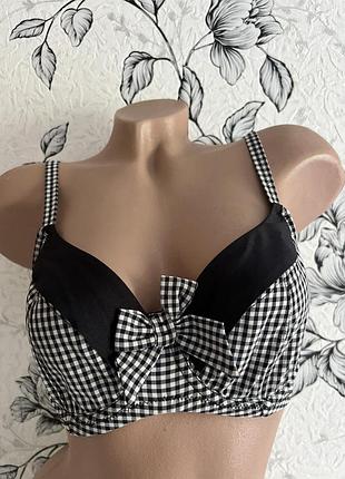 Pour moi? верх від купальника (32 dd)