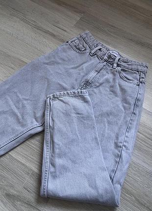 Світло сірі джинси мом(xs) 34 розмір reserved