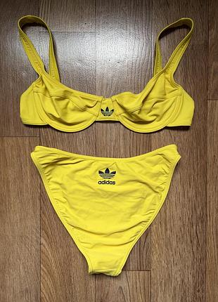 Яскравий купальник adidas