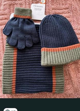 Комплект шапка, шарф, перчатки primark. новый. на 2-4 года хомут на флисе. шапка с подворотом без флиса. хорошо тянется. в наличии 5 штук