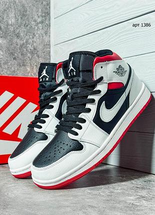 Стильные высокие кроссовки nike 4