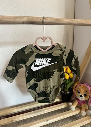 Боді  nike розмір- 62(0-3 міс) стан- ідеальний