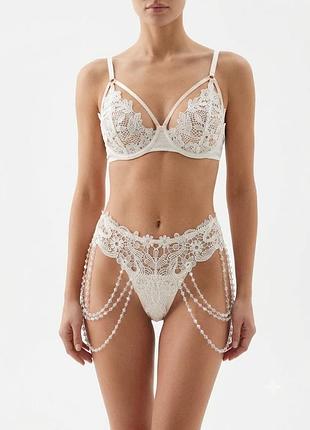 Комплект с интересными трусиками&nbsp;ann summers