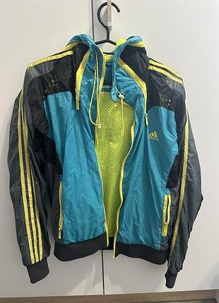 Вітровка adidas з капюшоном