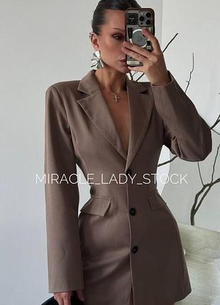 Prettylittlething сукня піджак на підкладі з підплечниками та гарною спинкою