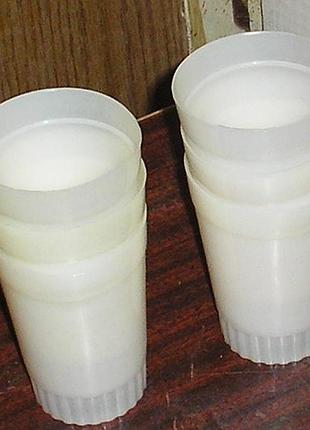 Пластиковые стаканы