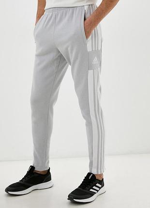 Чоловічі спортивні штани adidas
