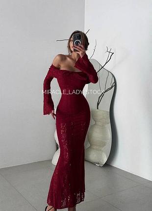 Prettylittlething червона мереживна сукня на плечики