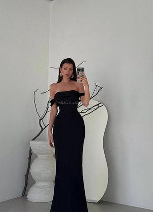 Prettylittlething чорна корсетна сукня максі з чашечками
