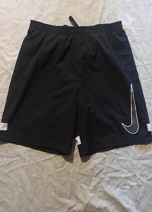 Легкие шорты  nike