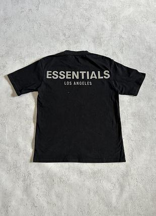 Футболка essentials