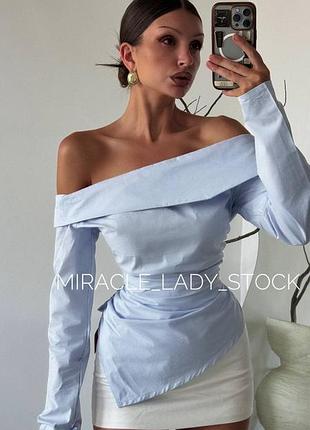 Prettylittlething блакитний котоновий топ-блуза