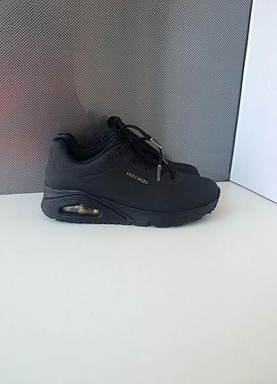 Женские кроссовки skechers