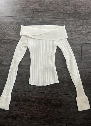 Светр з відкритими плечима bershka xs