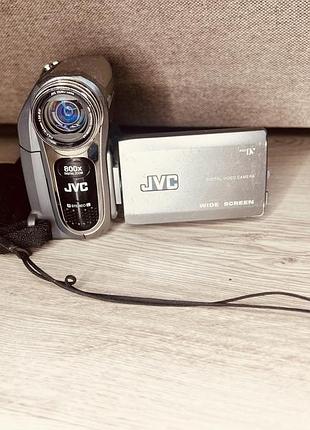 Винтажная видеокамера jvc gr-d720e 28x