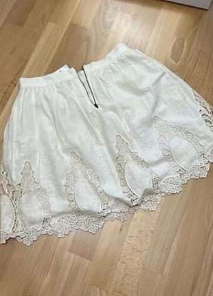 Біла нова міні спідниця з мереживом. topshop. розмір м. не просвічує.