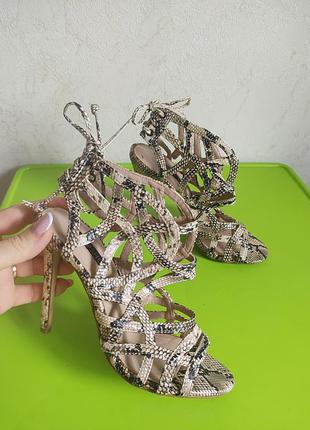 Жіночі босоніжки на підборах 38/5 розміру від бренду topshop